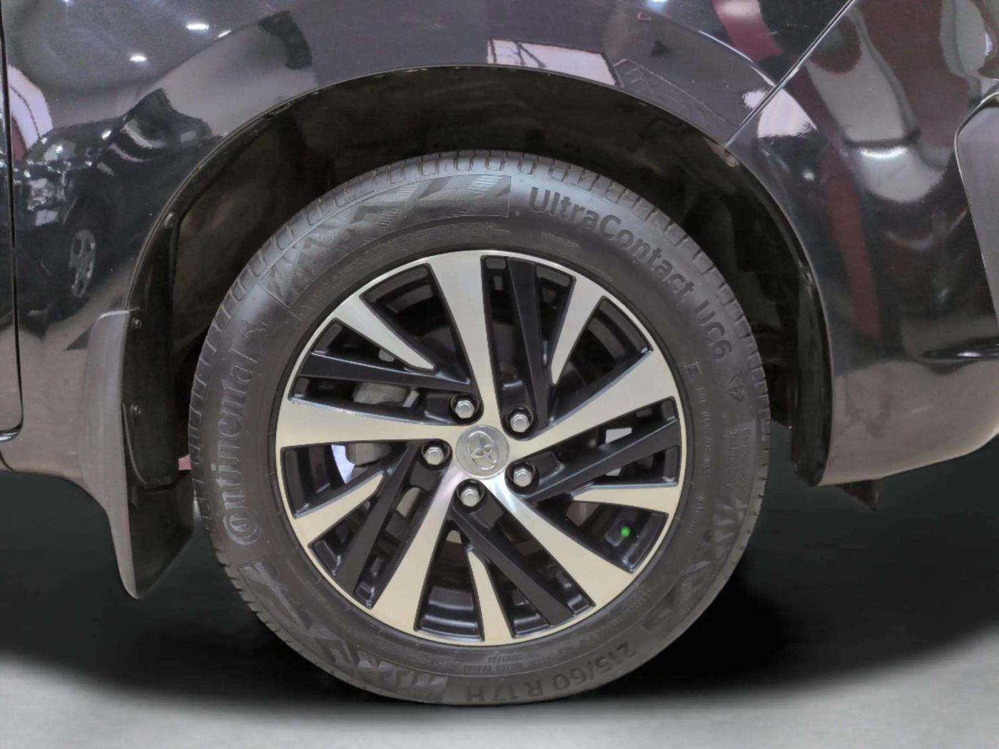 2021 Toyota Innova Crysta 2.4 ZX 7 STR, Diesel, Manual, 51,917 km, Right Rear Wheel