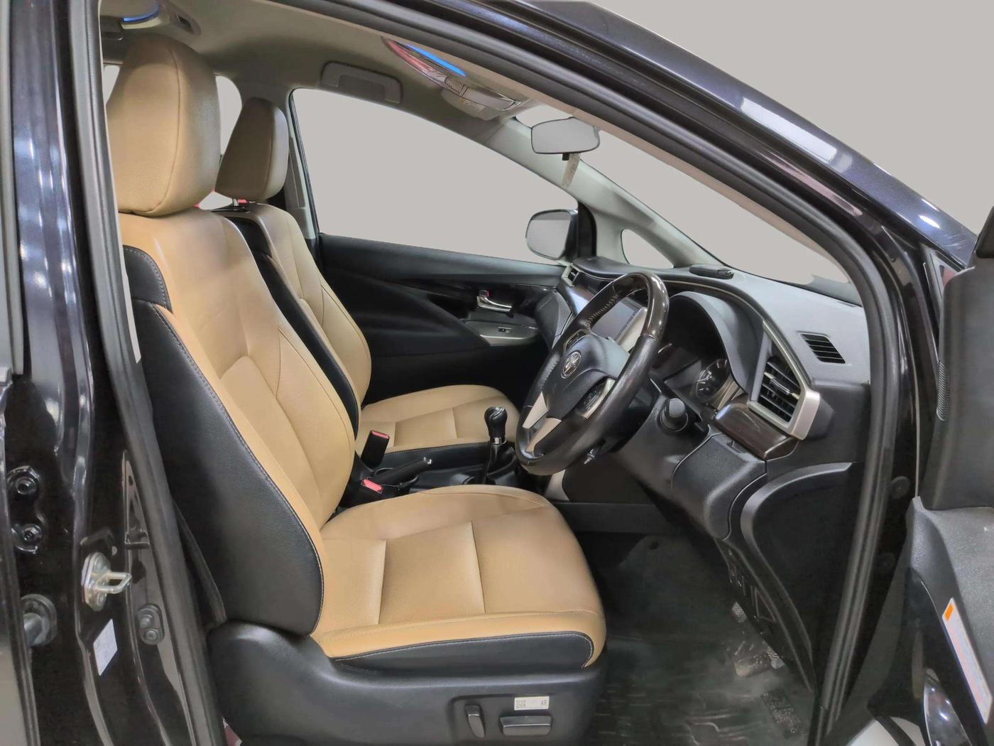 2021 Toyota Innova Crysta 2.4 ZX 7 STR, Diesel, Manual, 51,917 km, Right Side Front Door Cabin