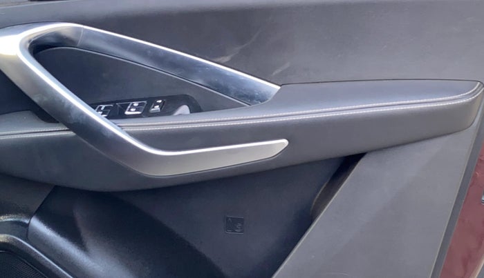 2019 MG HECTOR SHARP HYBRID 1.5 PETROL, Petrol, Manual, 50,132 km, Driver Side Door Panels Control