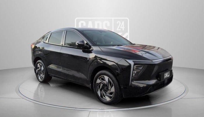 2025 Mahindra XEV 9e Pack Three B79 KWH, Electric, Automatic, 9,794 km, Right Front Diagonal