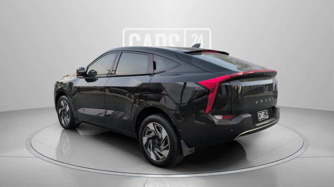 2025 Mahindra XEV 9e Pack Three B79 KWH, Electric, Automatic, 9,794 km, Left Back Diagonal