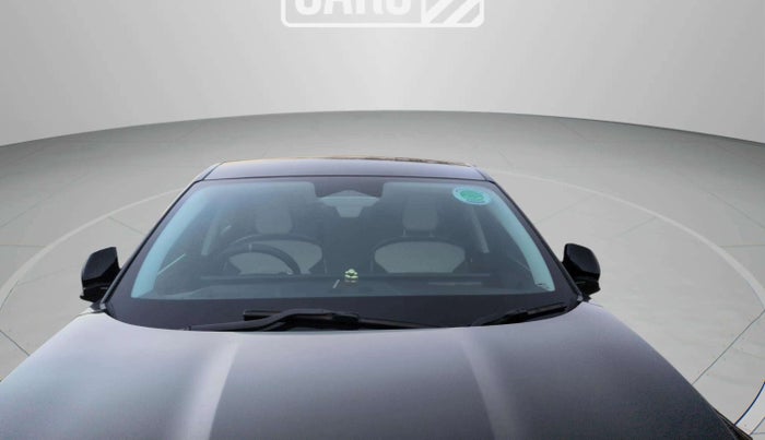 2025 Mahindra XEV 9e Pack Three B79 KWH, Electric, Automatic, 9,794 km, Front Windshield