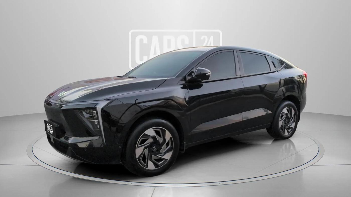 2025 Mahindra XEV 9e Pack Three B79 KWH, Electric, Automatic, 9,794 km, Left Front Diagonal