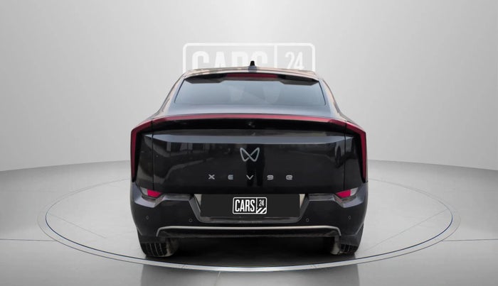 2025 Mahindra XEV 9e Pack Three B79 KWH, Electric, Automatic, 9,794 km, Back/Rear