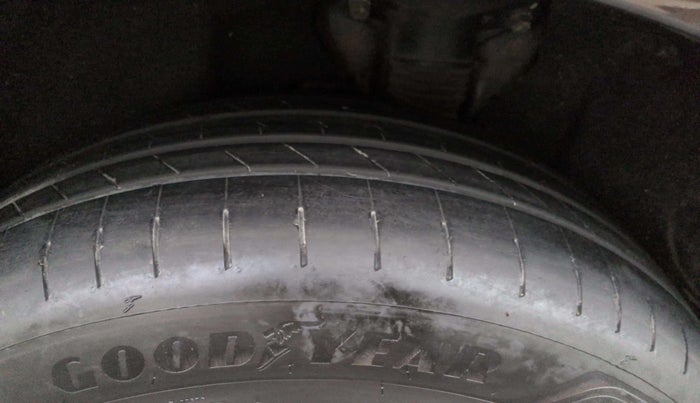 2025 Mahindra XEV 9e Pack Three B79 KWH, Electric, Automatic, 9,794 km, Left Front Tyre Tread