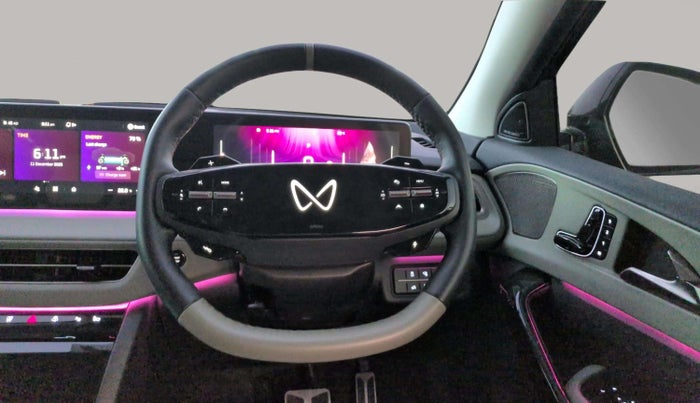2025 Mahindra XEV 9e Pack Three B79 KWH, Electric, Automatic, 9,794 km, Steering Wheel Close Up