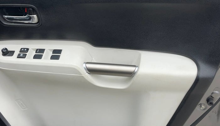 2018 Maruti IGNIS DELTA 1.2, Petrol, Manual, 24,292 km, Driver Side Door Panels Control