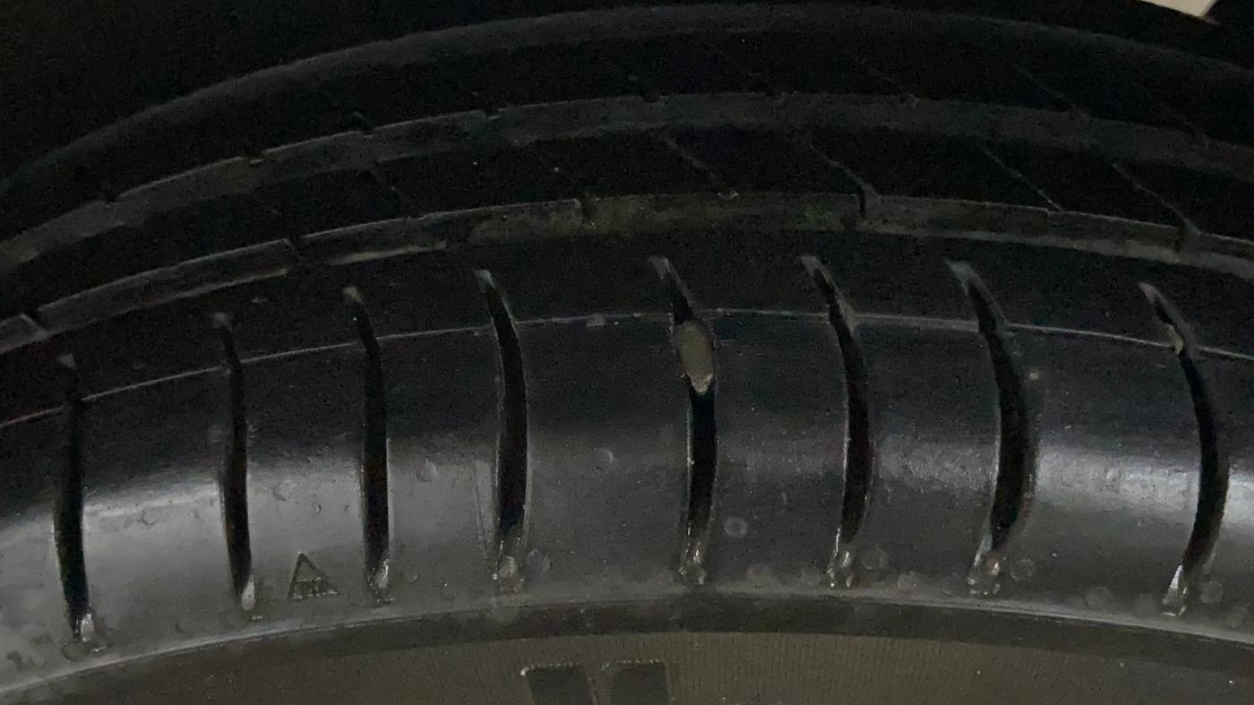 2013 Maruti Wagon R 1.0 VXI, Petrol, Manual, 34,722 km, Left Rear Tyre Tread