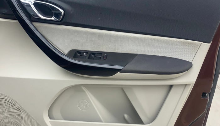 2022 Tata TIGOR XZ PLUS CNG, CNG, Manual, 84,605 km, Driver Side Door Panels Control