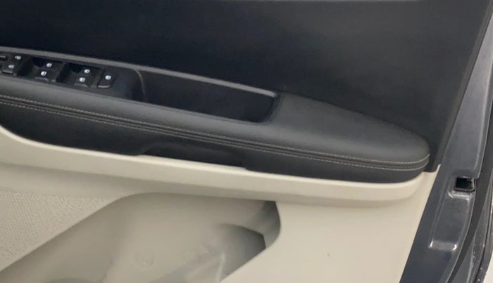 2022 KIA SONET HTX 1.5, Diesel, Manual, 65,068 km, Driver Side Door Panels Control