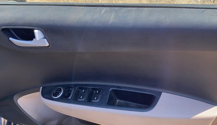 2017 Hyundai Grand i10 SPORTZ 1.2 KAPPA VTVT, Petrol, Manual, 69,687 km, Driver Side Door Panels Control