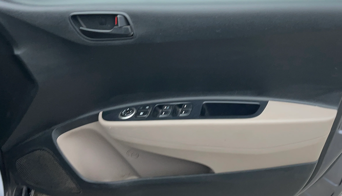 2018 Hyundai Grand i10 MAGNA 1.2 KAPPA VTVT, Petrol, Manual, 36,806 km, Driver Side Door Panels Control