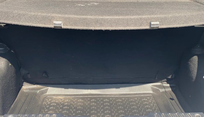 2023 Tata ALTROZ XT PETROL, Petrol, Manual, 27,189 km, Boot Inside