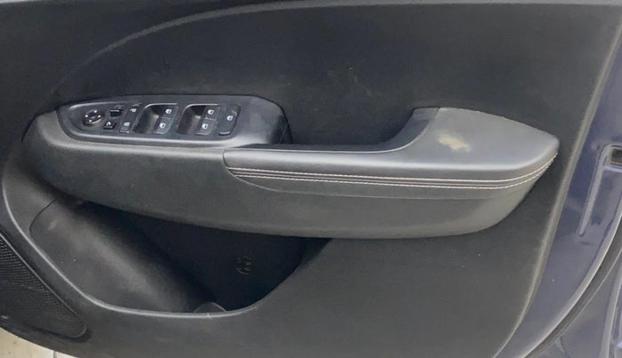 2019 Hyundai VENUE SX(O) 1.4 CRDI, Diesel, Manual, 1,03,785 km, Driver Side Door Panels Control