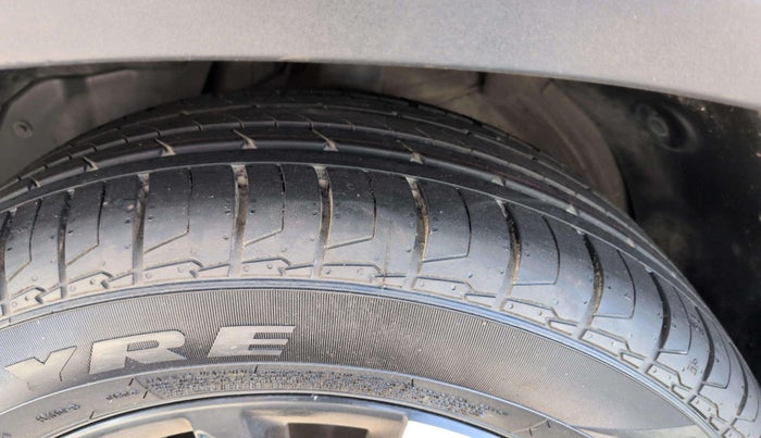 2020 MG HECTOR SHARP 1.5 DCT PETROL, Petrol, Automatic, 43,798 km, Left Front Tyre Tread