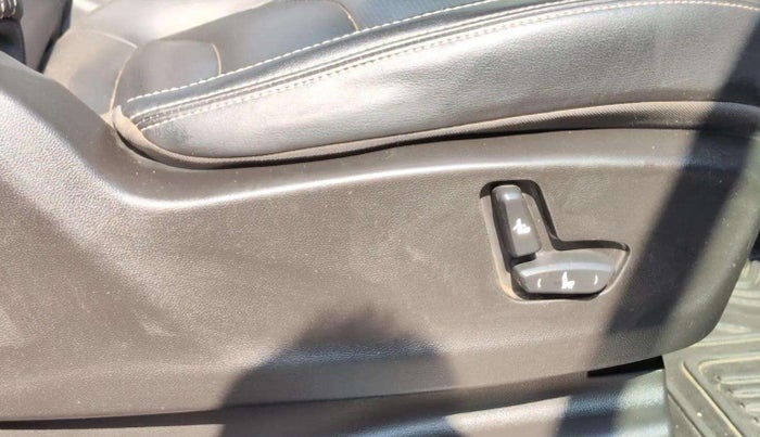 2020 MG HECTOR SHARP 1.5 DCT PETROL, Petrol, Automatic, 43,798 km, Driver Side Adjustment Panel