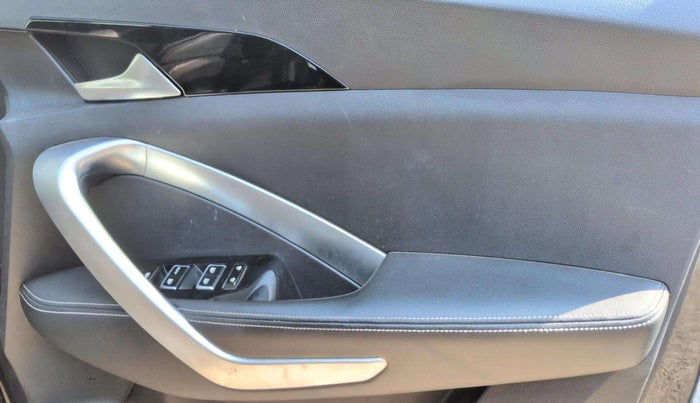 2020 MG HECTOR SHARP 1.5 DCT PETROL, Petrol, Automatic, 43,798 km, Driver Side Door Panels Control