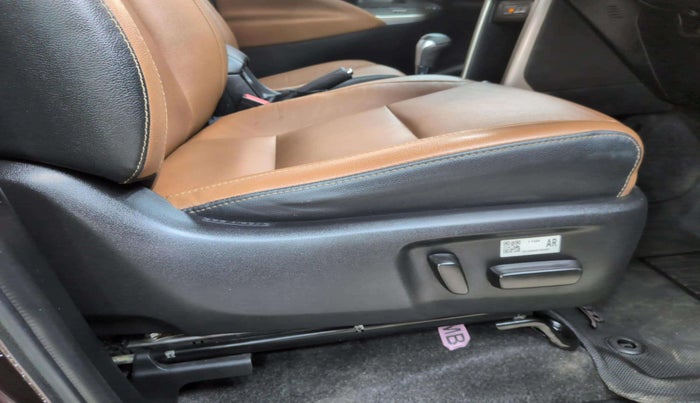 2022 Toyota Innova Crysta 2.7 ZX AT 7 STR, Petrol, Automatic, 28,544 km, Driver Side Adjustment Panel