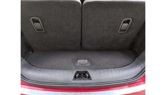 2022 Mahindra XUV700 AX 7 LUXURY P AT 7 STR, Petrol, Automatic, 32,261 km, Boot Inside