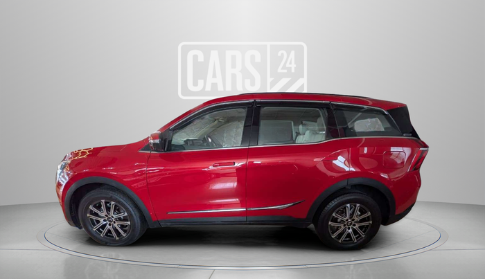 2022 Mahindra XUV700 AX 7 LUXURY P AT 7 STR, Petrol, Automatic, 32,261 km, Left Side