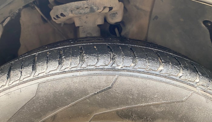 2020 Hyundai VENUE SX 1.5 CRDI, Diesel, Manual, 45,316 km, Right Front Tyre Tread