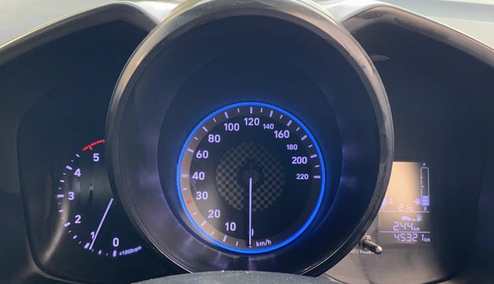 2020 Hyundai VENUE SX 1.5 CRDI, Diesel, Manual, 45,316 km, Odometer Image