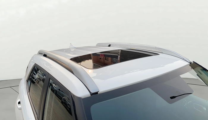 2020 Hyundai VENUE SX 1.5 CRDI, Diesel, Manual, 45,316 km, Moonroof/ Sunroof