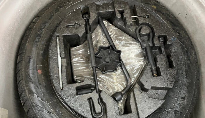 2016 Volkswagen Polo COMFORTLINE 1.2L, Petrol, Manual, 41,242 km, Spare Tyre