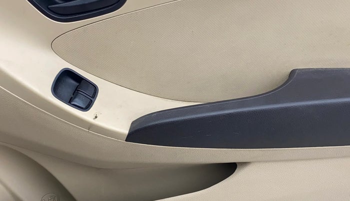 2018 Hyundai Eon MAGNA +, Petrol, Manual, 58,957 km, Driver Side Door Panels Control