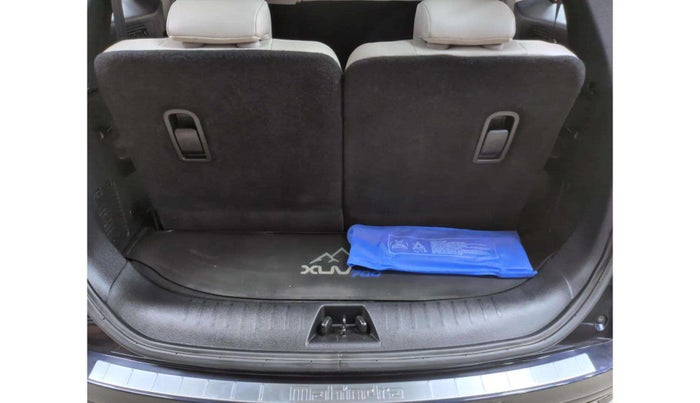 2022 Mahindra XUV700 AX 7 LUXURY P AT 7 STR, Petrol, Automatic, 31,383 km, Boot Inside