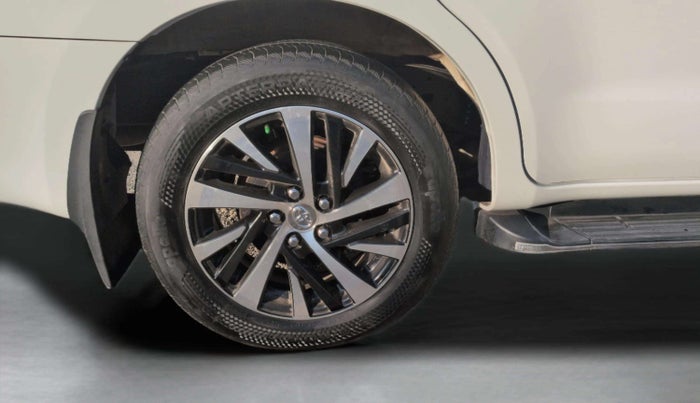 2024 Toyota Innova Crysta 2.4 ZX 7STR, Diesel, Manual, 28,782 km, Right Rear Wheel