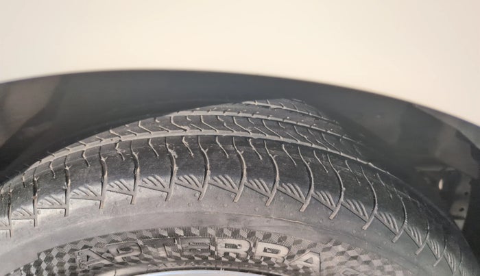 2024 Toyota Innova Crysta 2.4 ZX 7STR, Diesel, Manual, 28,782 km, Right Front Tyre Tread