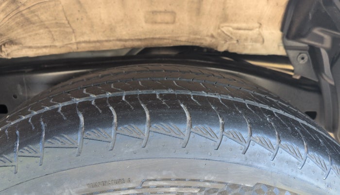 2024 Toyota Innova Crysta 2.4 ZX 7STR, Diesel, Manual, 28,782 km, Right Rear Tyre Tread