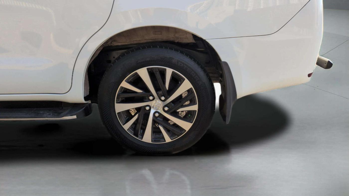 2024 Toyota Innova Crysta 2.4 ZX 7STR, Diesel, Manual, 28,782 km, Left Rear Wheel