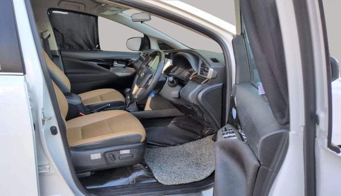 2024 Toyota Innova Crysta 2.4 ZX 7STR, Diesel, Manual, 28,782 km, Right Side Front Door Cabin