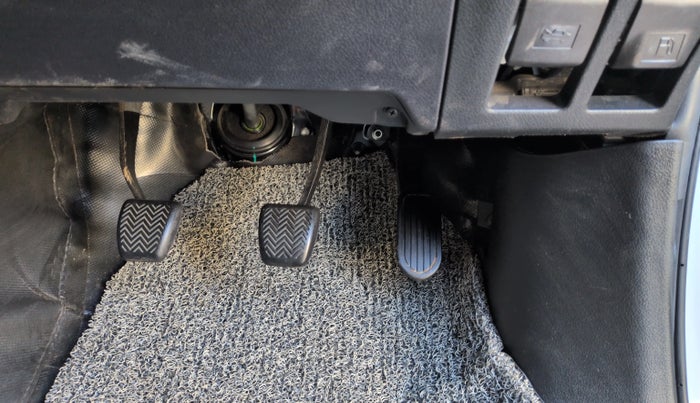 2024 Toyota Innova Crysta 2.4 ZX 7STR, Diesel, Manual, 28,782 km, Pedals