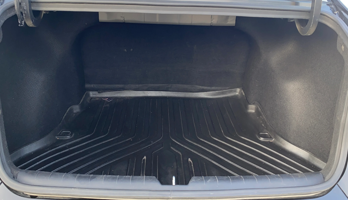 2023 Hyundai Verna SX 1.5 Turbo Petrol MT, Petrol, Manual, 24,627 km, Boot Inside