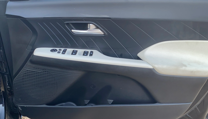 2023 Hyundai Verna SX 1.5 Turbo Petrol MT, Petrol, Manual, 24,627 km, Driver Side Door Panels Control