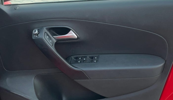 2018 Volkswagen Polo HIGHLINE PLUS 1.0 16 ALLOY, Petrol, Manual, 1,11,234 km, Driver Side Door Panels Control