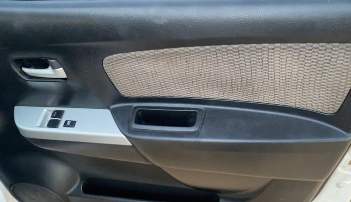 2014 Maruti Wagon R 1.0 LXI, CNG, Manual, 74,938 km, Driver Side Door Panels Control