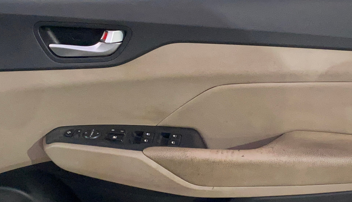 2019 Hyundai Verna 1.6 VTVT SX (O) AT, Petrol, Automatic, 57,109 km, Driver Side Door Panels Control