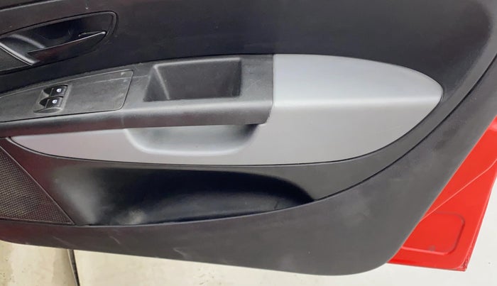 2014 Fiat Grand Punto Active Multijet 1.3, Diesel, Manual, 69,032 km, Driver Side Door Panels Control