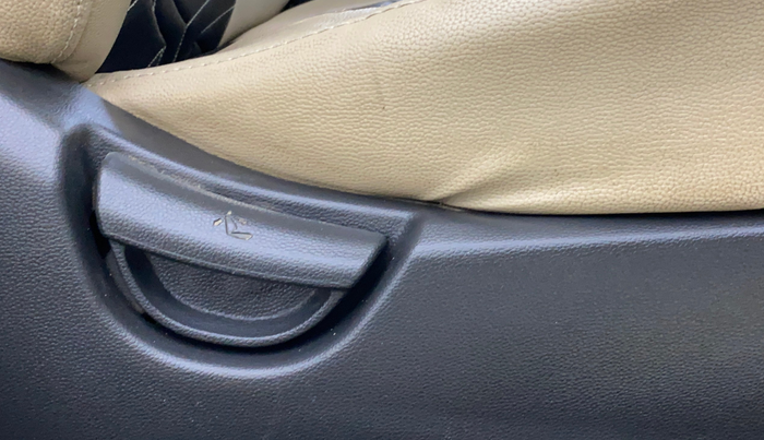 2018 Hyundai Xcent E+, CNG, Manual, 70,296 km, Driver Side Adjustment Panel