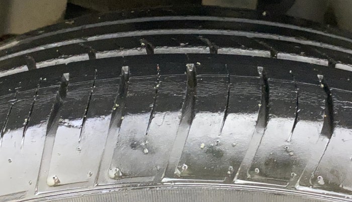 2019 Renault Captur RXE DIESEL, Diesel, Manual, 43,821 km, Right Rear Tyre Tread