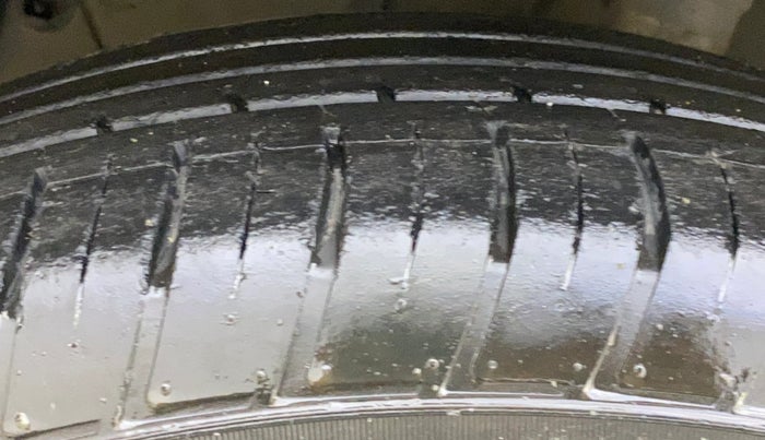 2019 Renault Captur RXE DIESEL, Diesel, Manual, 43,821 km, Left Front Tyre Tread