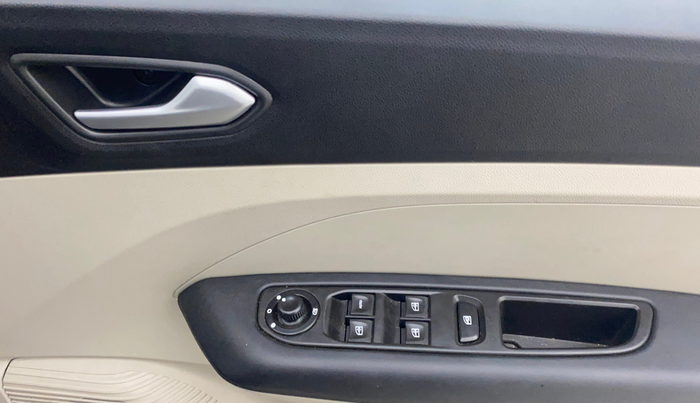 2024 Renault TRIBER RXZ, Petrol, Manual, 5,354 km, Driver Side Door Panels Control