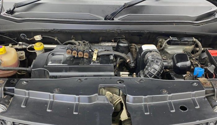 2018 Mahindra KUV 100 NXT K2 P 6 STR, CNG, Manual, 70,969 km, Engine View