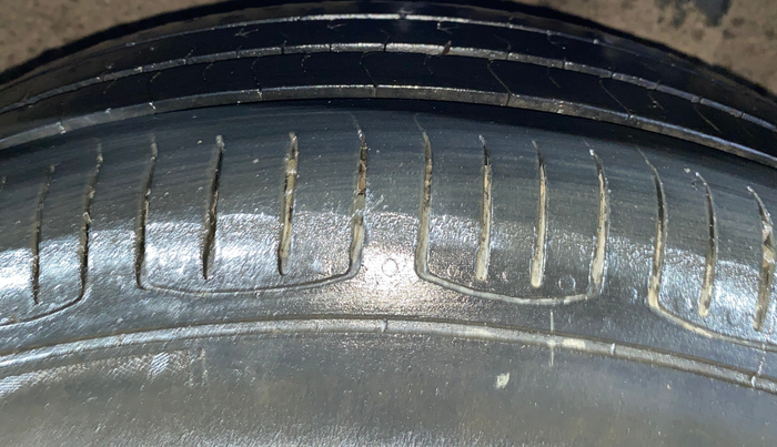 2014 Hyundai Grand i10 SPORTZ 1.2 KAPPA VTVT, Petrol, Manual, 1,00,120 km, Left Rear Tyre Tread