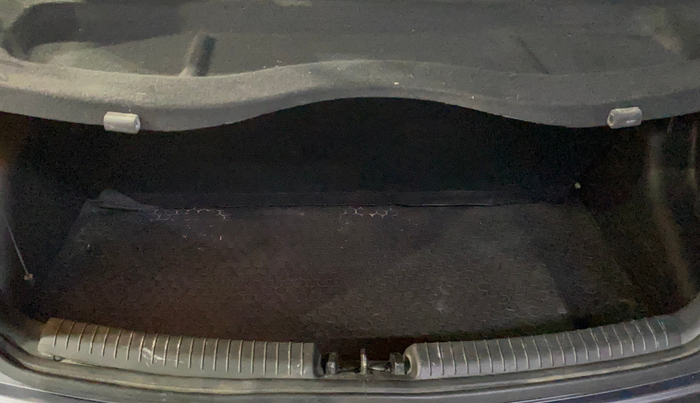 2014 Hyundai Grand i10 SPORTZ 1.2 KAPPA VTVT, Petrol, Manual, 1,00,120 km, Boot Inside