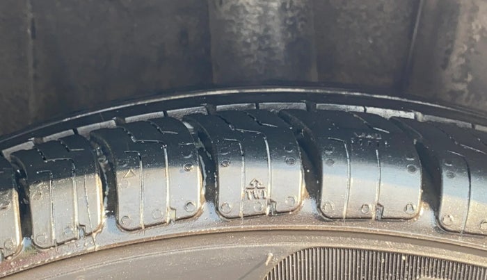 2018 Hyundai Grand i10 SPORTZ 1.2 KAPPA VTVT, Petrol, Manual, 37,122 km, Right Rear Tyre Tread